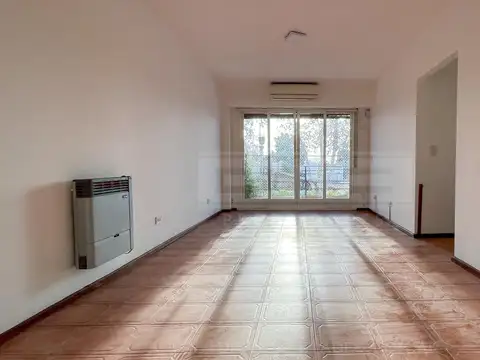 Depto Tipo Casa en Alquiler de 4 ambientes