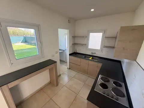 Casa en Alquiler con 1 cochera