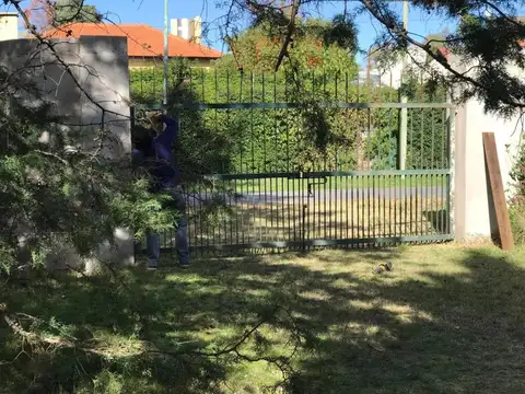 Vicente López e/ Mendoza y Santa Fe