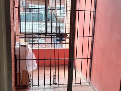 3 DE FEBRERO 200, Piso 1