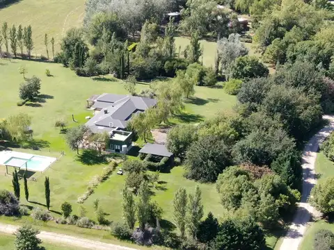 Chacra en Venta 5 dorm, con Cancha de Tenis en Barrio Privado Loma Escondida, Open Door