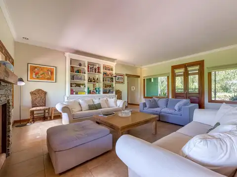 Casa 7 ambientes con 3 baños