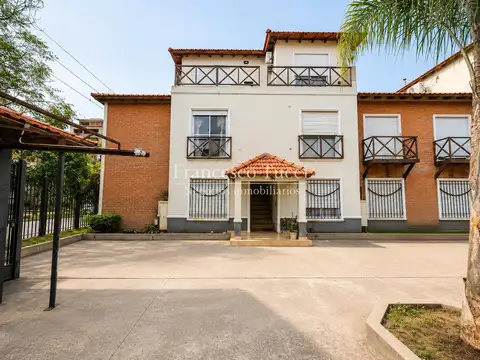 PH en venta 2 ambientes en complejo en Morón