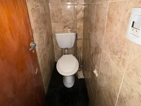 Local en Alquiler en Isidro Casanova, $ 400.000