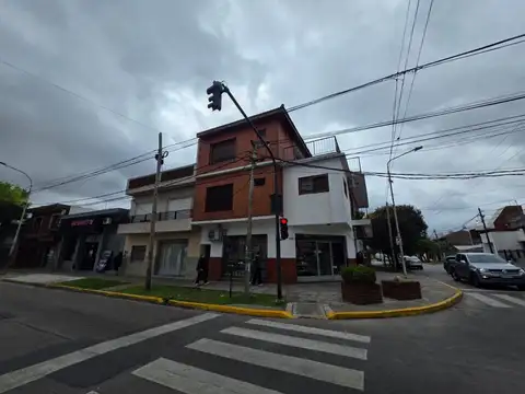 Villa Bosch Alquilo Departamento de 3 Ambientes en Planta Alta Sobre Av F: 11312