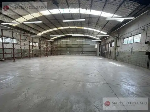 Depósito - galpón de 800 m2 en Jose León Suarez