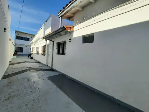 Av. Hipólito Yrigoyen 1500