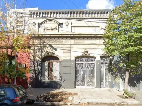 Gral. Arenales e/ Av. Belgrano y C. Brandsen n 372