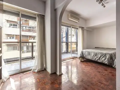 Tres ambientes con balcón en Recoleta