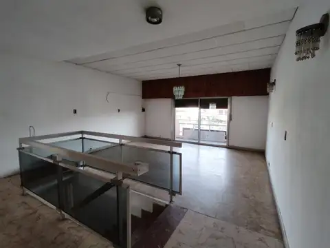 Depto Tipo Casa en Alquiler de 4 ambientes