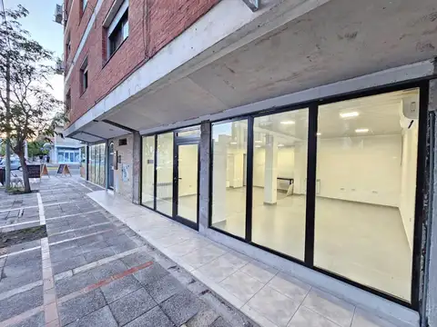 Rivadavia al 800