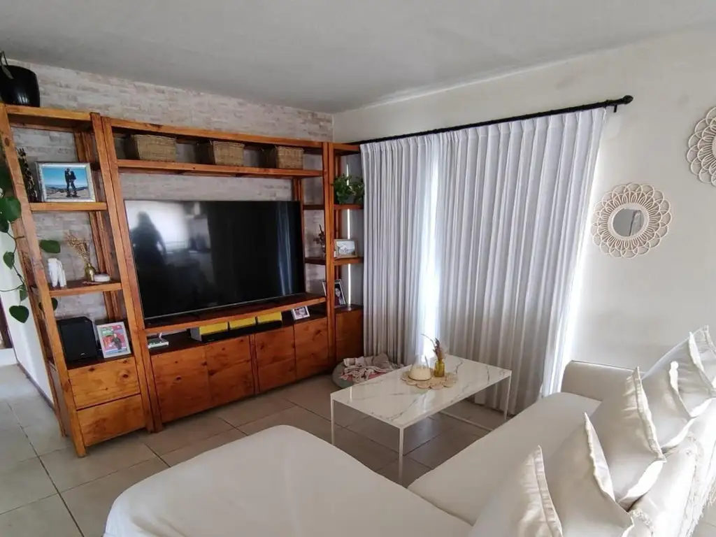 Casa - 140  m² Cubierta | 3 dormitorios | 5 años | 2 baños | 5 ambientes | 2 cocheras