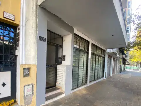 Diagonal 74 entre plaza Italia y 8 0