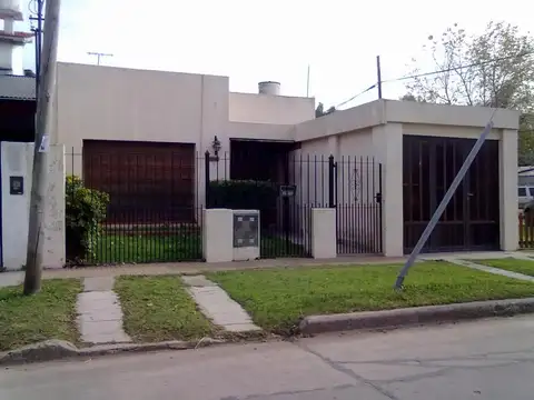 Excelente Vivienda sobre Roldan 515, Glew