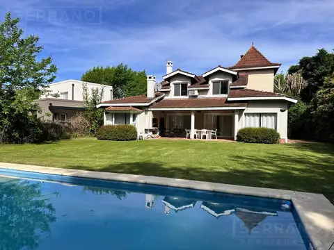 Casa en venta de 4 dormitorios con piscina en Estancias del Pilar
