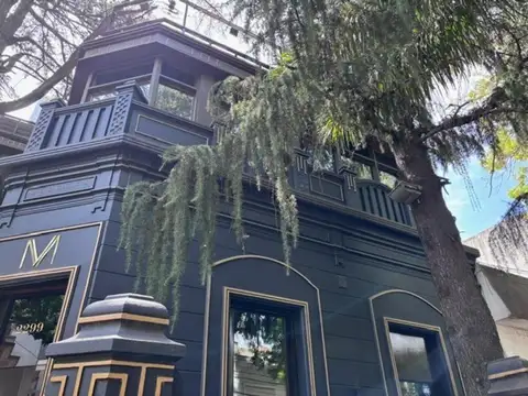Casa 16 ambientes con 6 baños