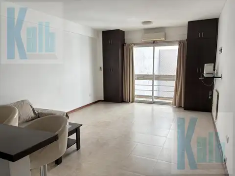 Departamento con balcón en Balvanera en alquiler