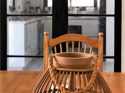 Excelente Casa a la venta en el Canton de 5 Ambientes