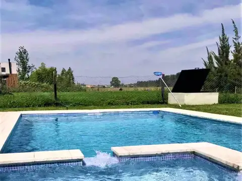 Casa en Venta en Countries y Barrios Cerrados en Escobar, USD 345.000