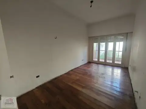 Depto Tipo Casa 5 ambientes con 2 baños