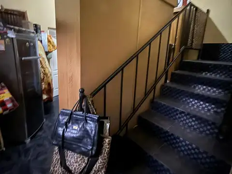 Depto Tipo Casa 4 ambientes con 2 baños