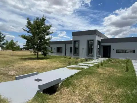 Casa 5 ambientes en venta en Fincas San Vicente