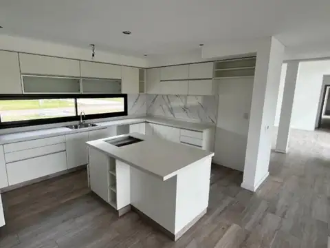 Casa 5 ambientes en venta en Fincas San Vicente