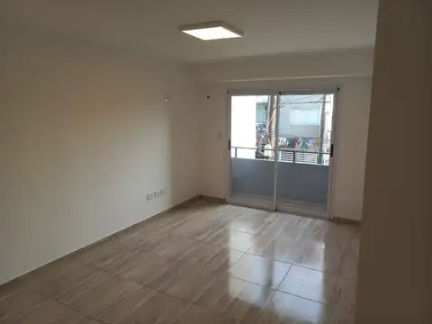 25 De Mayo 100, Piso 1°