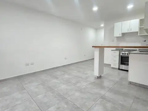 Departamento en Alquiler en Villa Maipu, $ 570.000