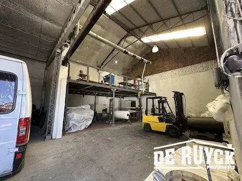 Avenida 12 de Octubre entre 393 y 394