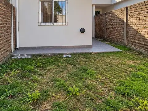 ALQUILER Duplex en S.A. de Padua, calle Nobel 900