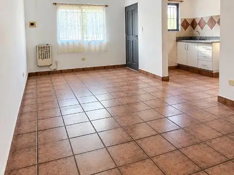 Casa en Alquiler con 1 cochera