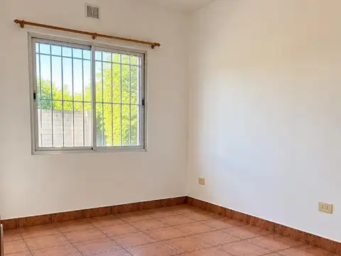 Casa en Alquiler en San Antonio de Padua, $ 800.000