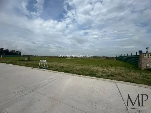 Venta Terreno / Lote a la laguna en El Principado Canning 100
