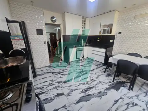 Casa 4 ambientes con 3 baños