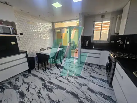Casa en Venta en Villa General Mitre, USD 265.000