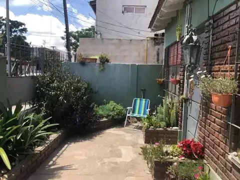 Venta de Casa en Hurlingham + Departamento al fondo