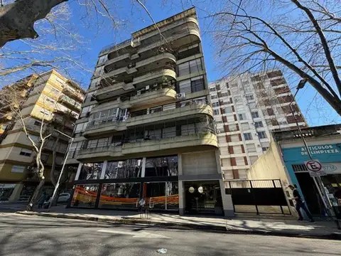 VENTA DEPARTAMENTO DOS AMBIENTES  SAN MARTIN CENTRO.