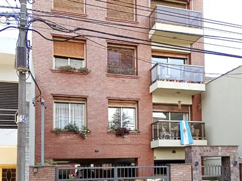 DEPARTAMENTO EN VENTA EN HAEDO 3 AMBIENTES CON COCHERA