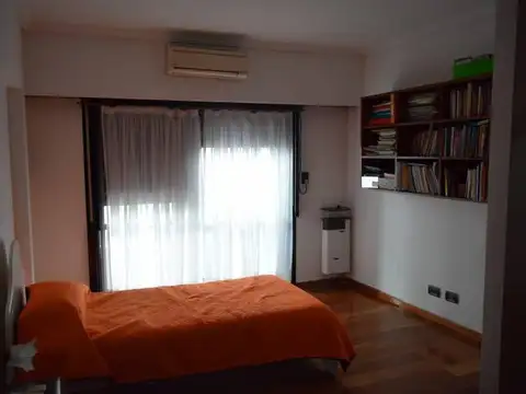 Casa 8 ambientes con 6 baños