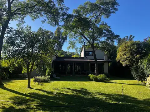 Casa 7 ambientes con 3 baños