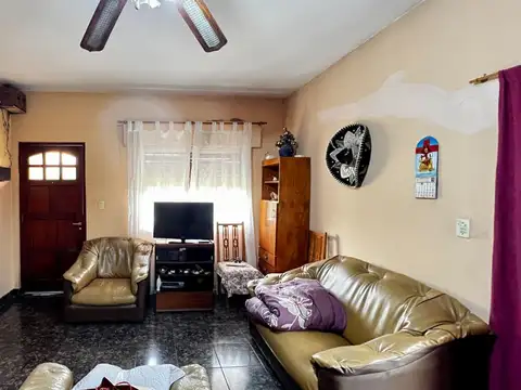 Casa 3 ambientes con 1 baño