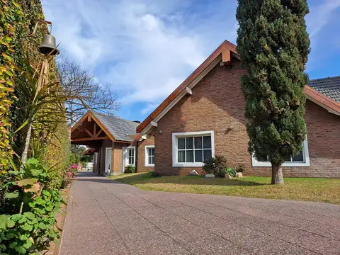 Casa en venta en Hurlingham 4 dormit