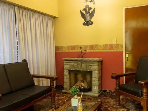Casa 7 ambientes con 2 baños