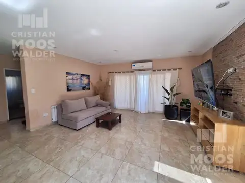 Casa 4 ambientes con 2 baños