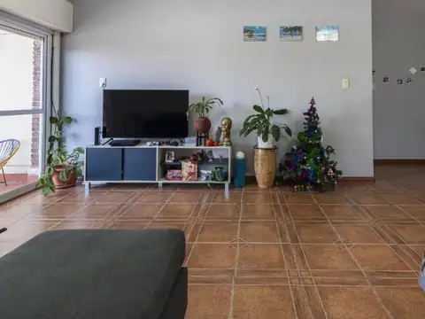 Departamento en primer piso por escalera en Don Bosco