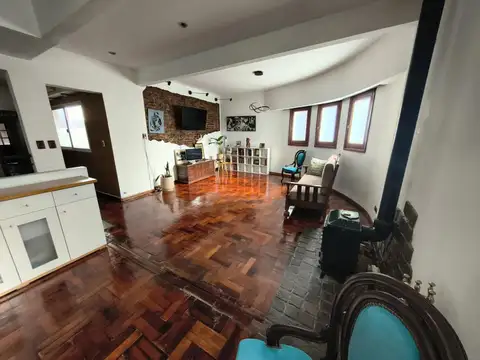 Depto Tipo Casa en Venta 56 años