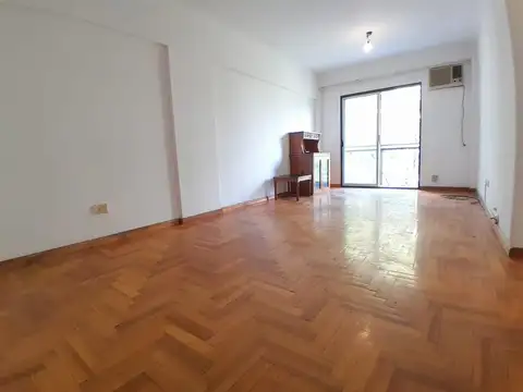 3 AMBIENTES CON DOS BALCONES