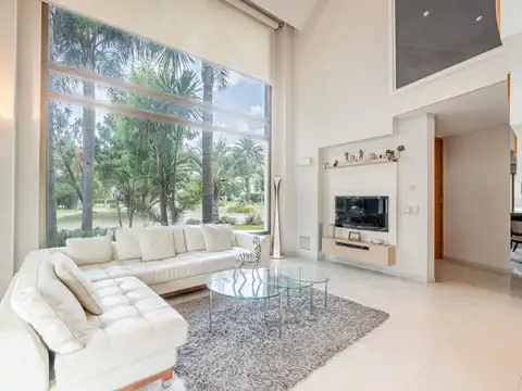 Casa en Venta 6 ambientes en Barrio Septiembre