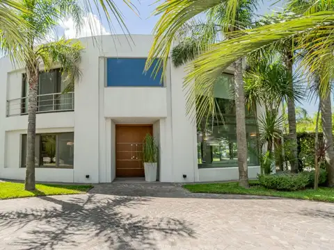 Casa en Venta 6 ambientes en Barrio Septiembre